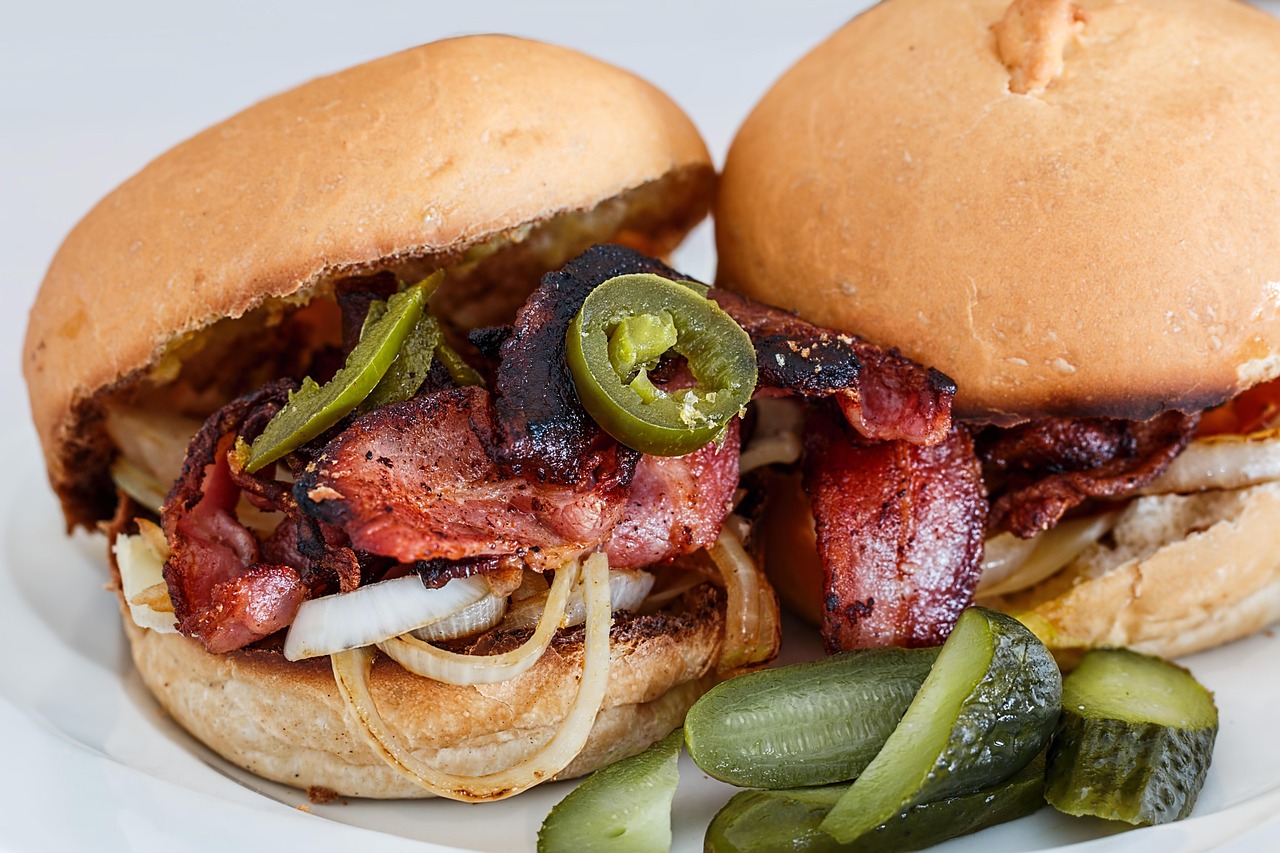 Image de burger par Steve Buissinne de Pixabay